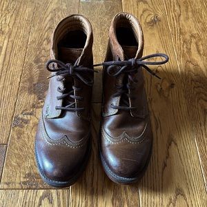 Men’s Clarks Wingtip Boots—EUC